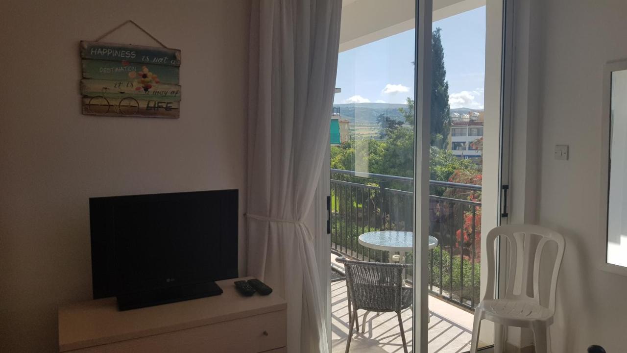Apartment Oasis Polis Exteriör bild